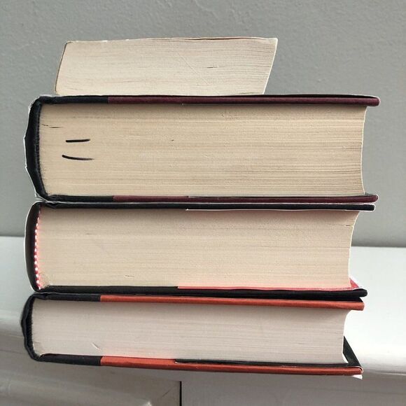 Kay Scarpetta Series (3) & Isle Of Dogs 4 Book Lot Patricia Cornwell HC & PB - Picture 3 of 3